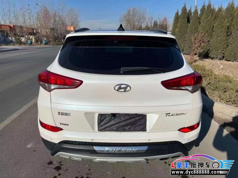 16年现代途胜轿车抵押车出售