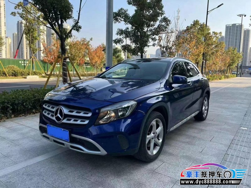 19年奔驰GLA轿车抵押车出售