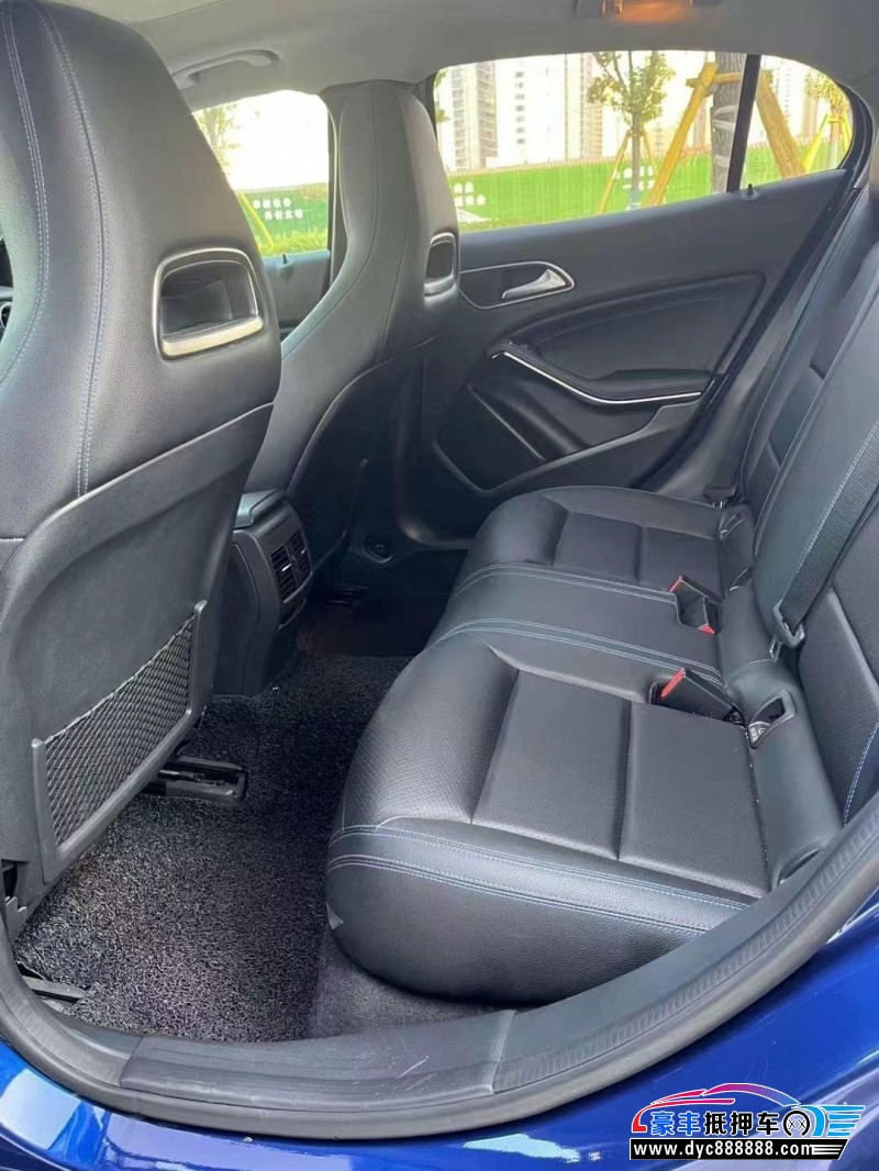 19年奔驰GLA轿车抵押车出售