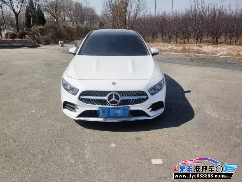 19年奔驰A轿车抵押车出售