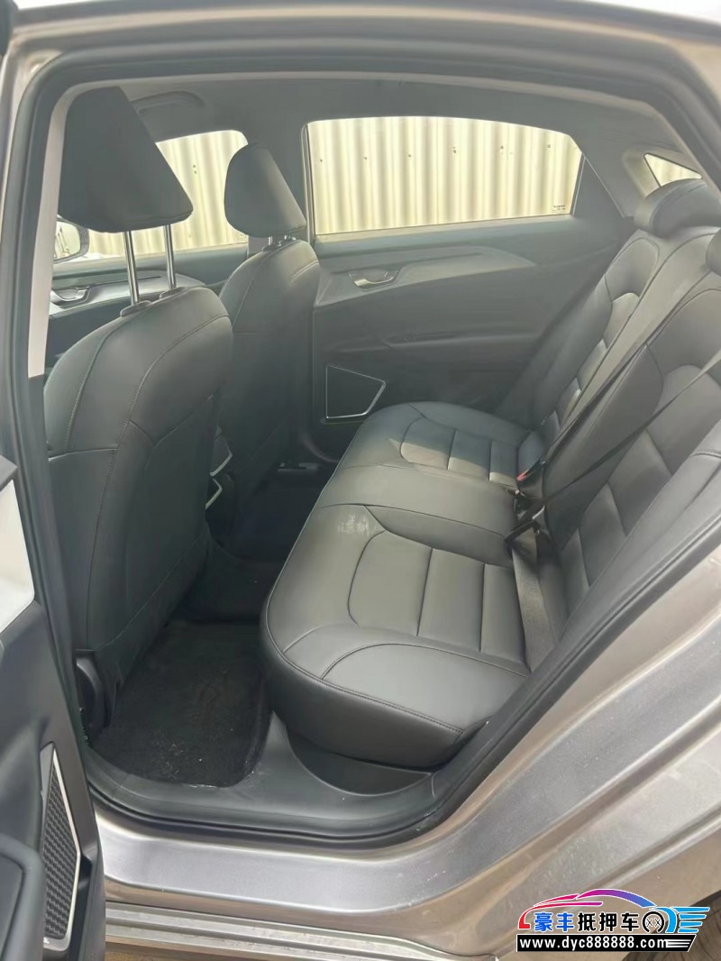 24年吉利几何轿车抵押车出售