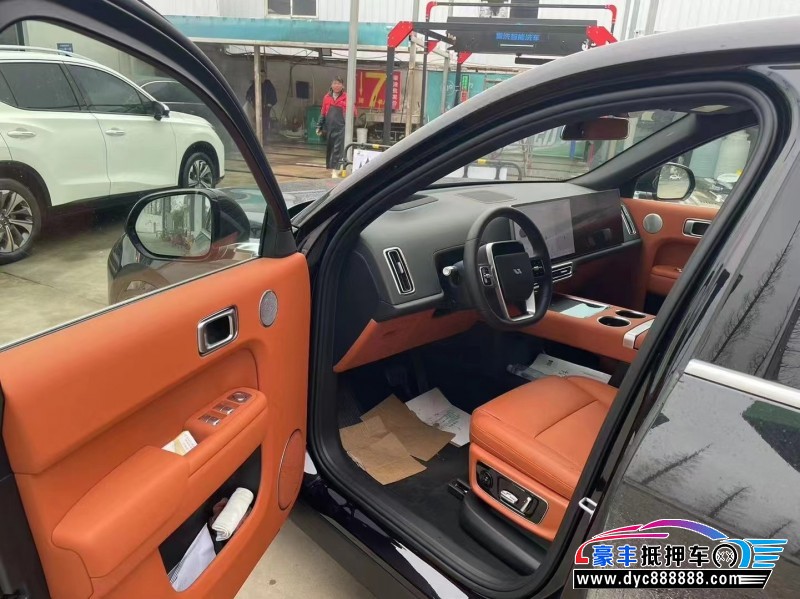 24年理想L8轿车抵押车出售