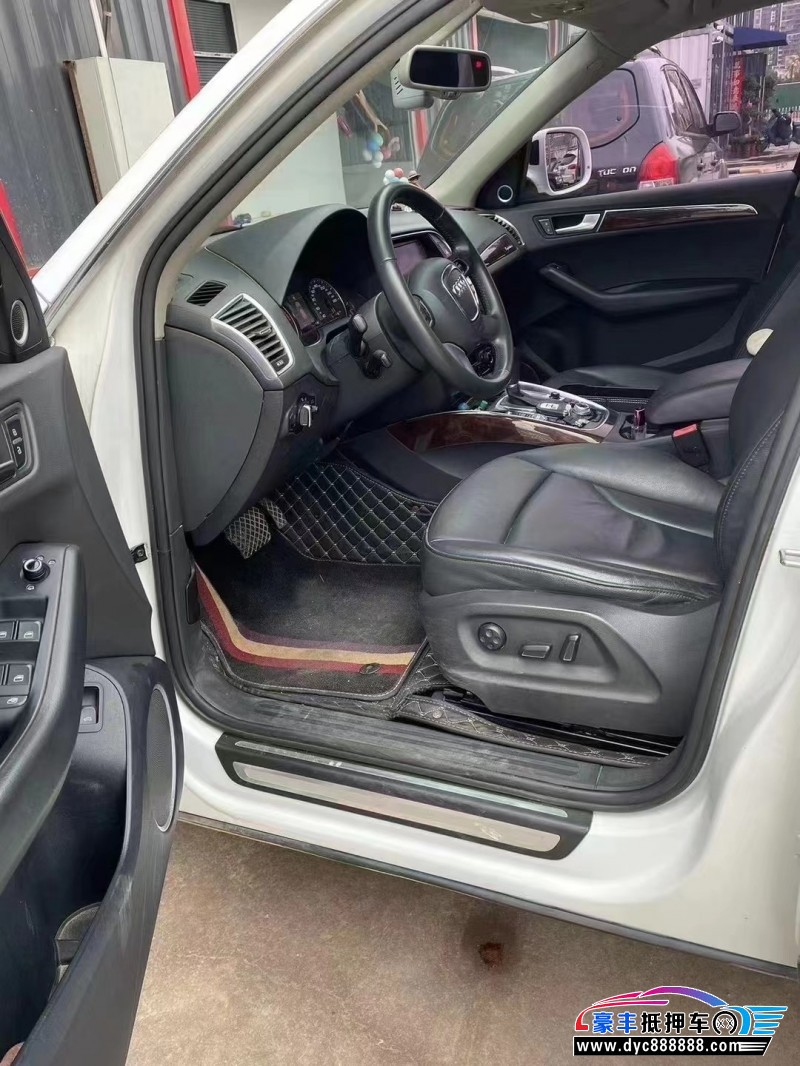 12年奥迪Q5轿车抵押车出售