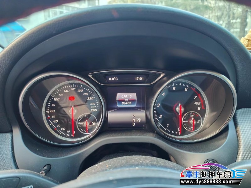 18年奔驰GLA轿车抵押车出售