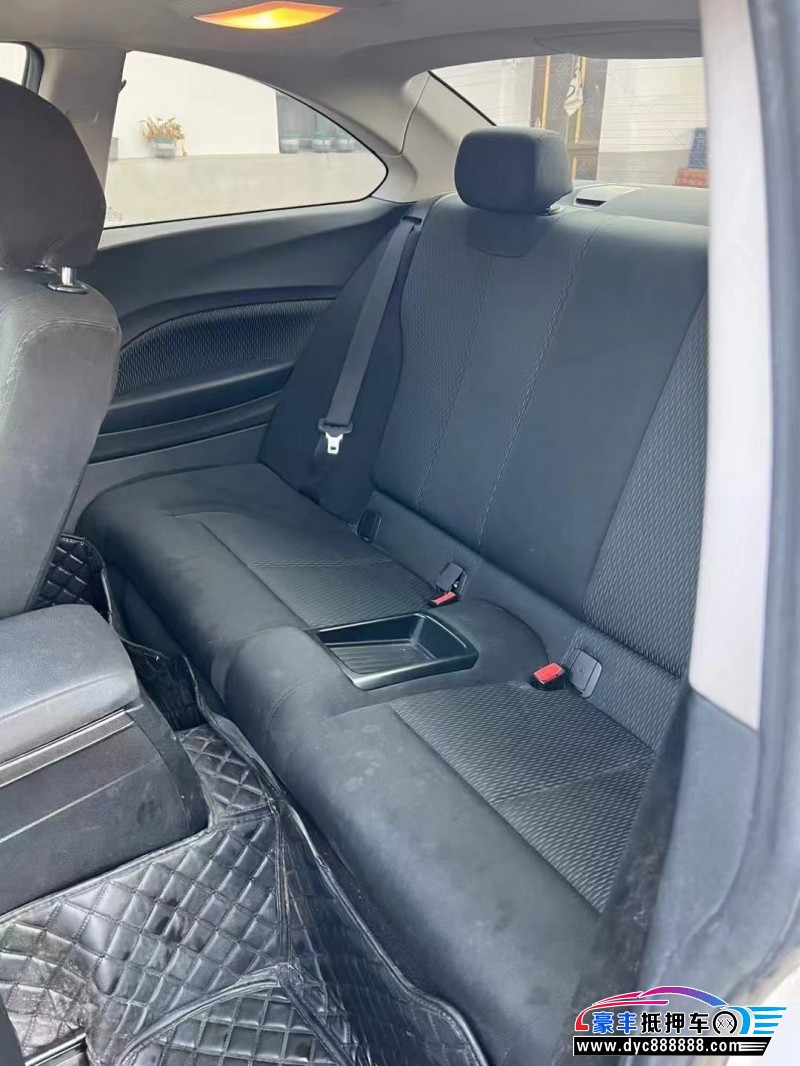 16年宝马2系轿车抵押车出售