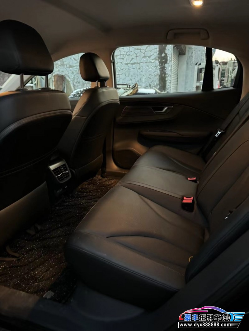 23年红旗EQM5轿车抵押车出售