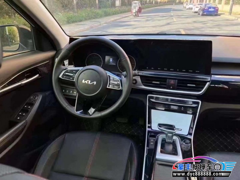 22年起亚KX3轿车抵押车出售