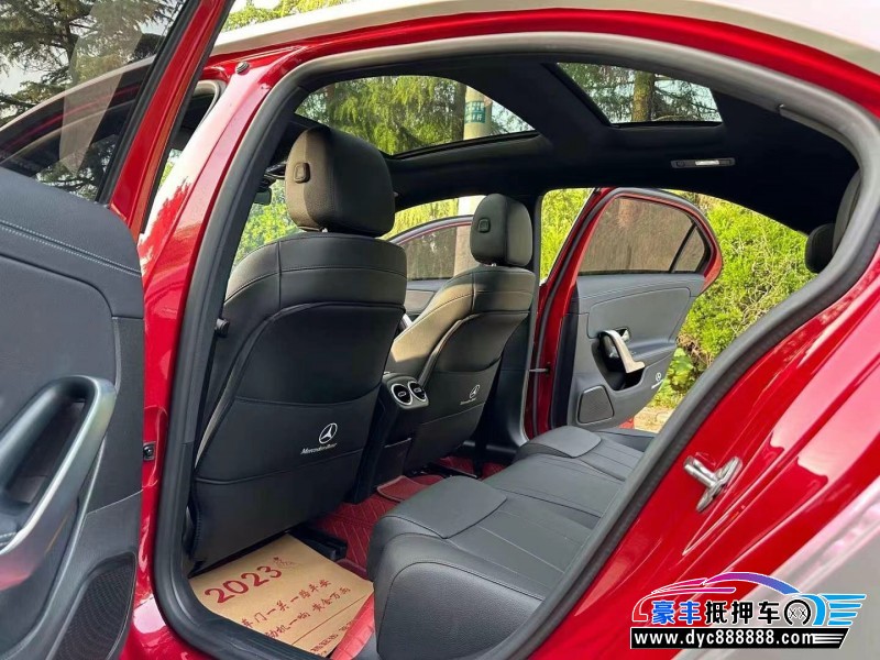 20年奔驰A轿车抵押车出售