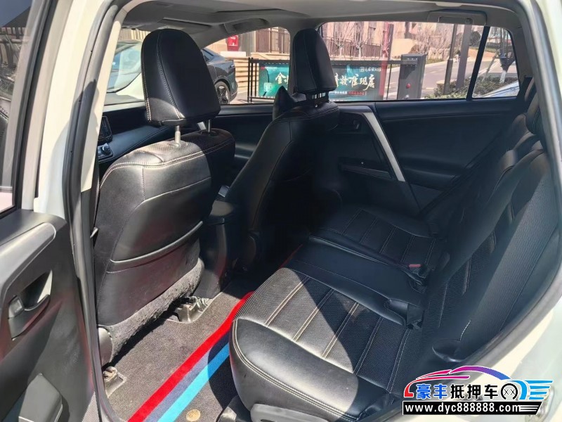 18年丰田RAV4轿车抵押车出售