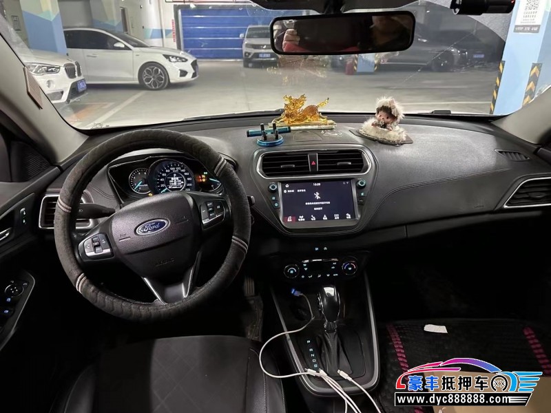 21年福特福睿斯轿车抵押车出售