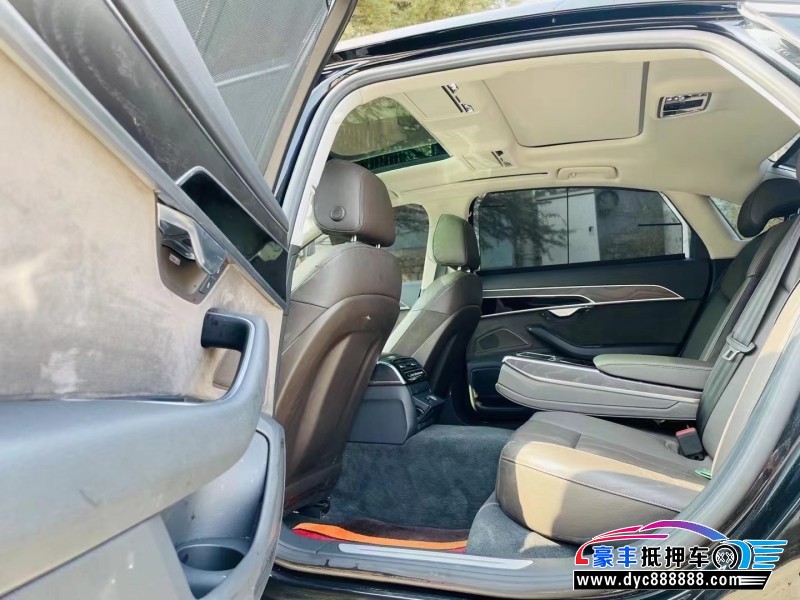 19年奥迪A8L轿车抵押车出售