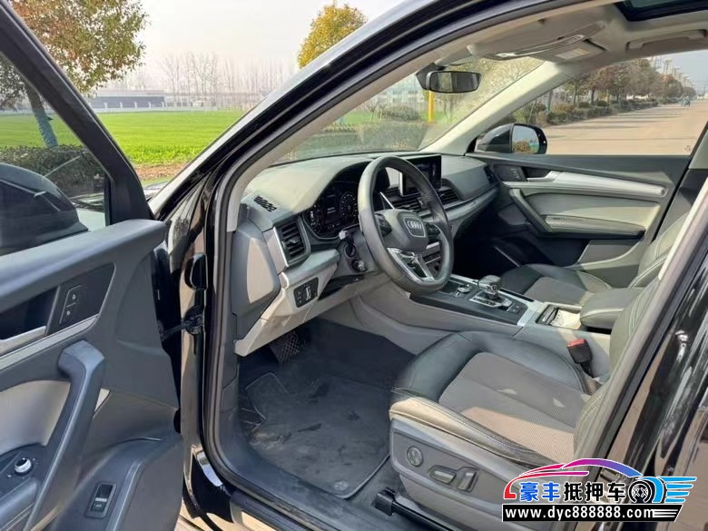 19年奥迪Q5轿车抵押车出售