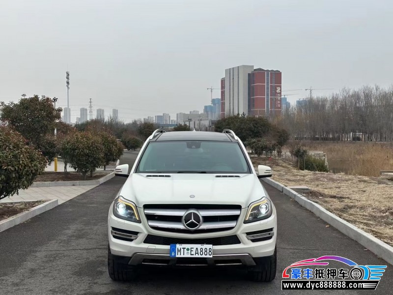 13年奔驰GL轿车抵押车出售