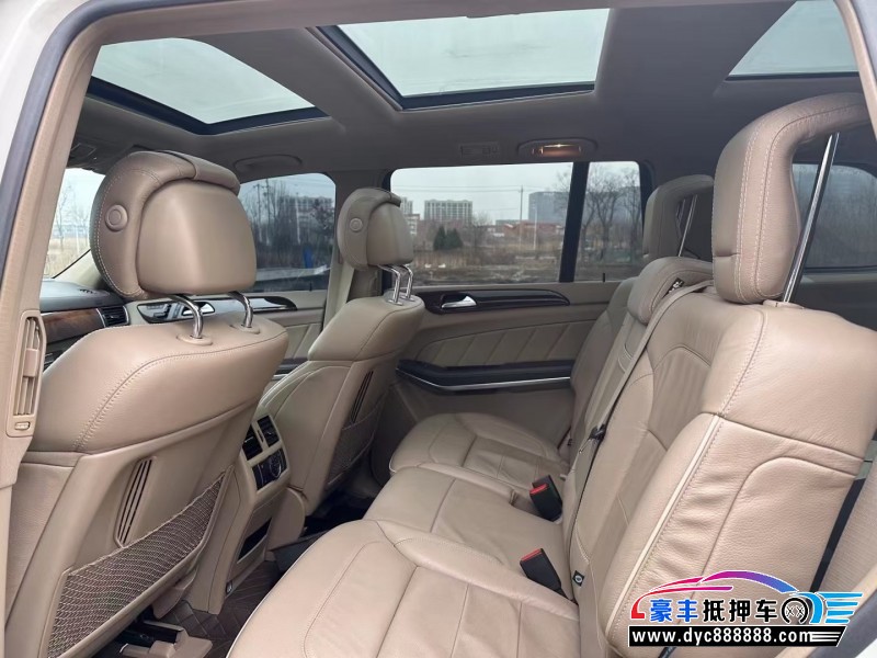 13年奔驰GL轿车抵押车出售