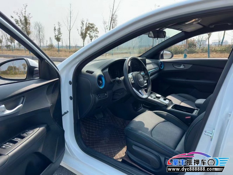 22年起亚K3轿车抵押车出售