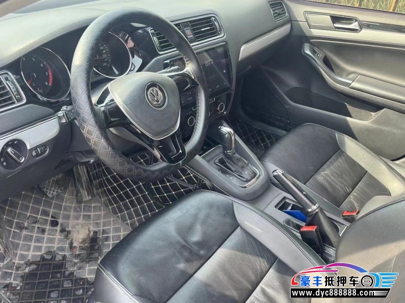 15年大众速腾轿车抵押车出售