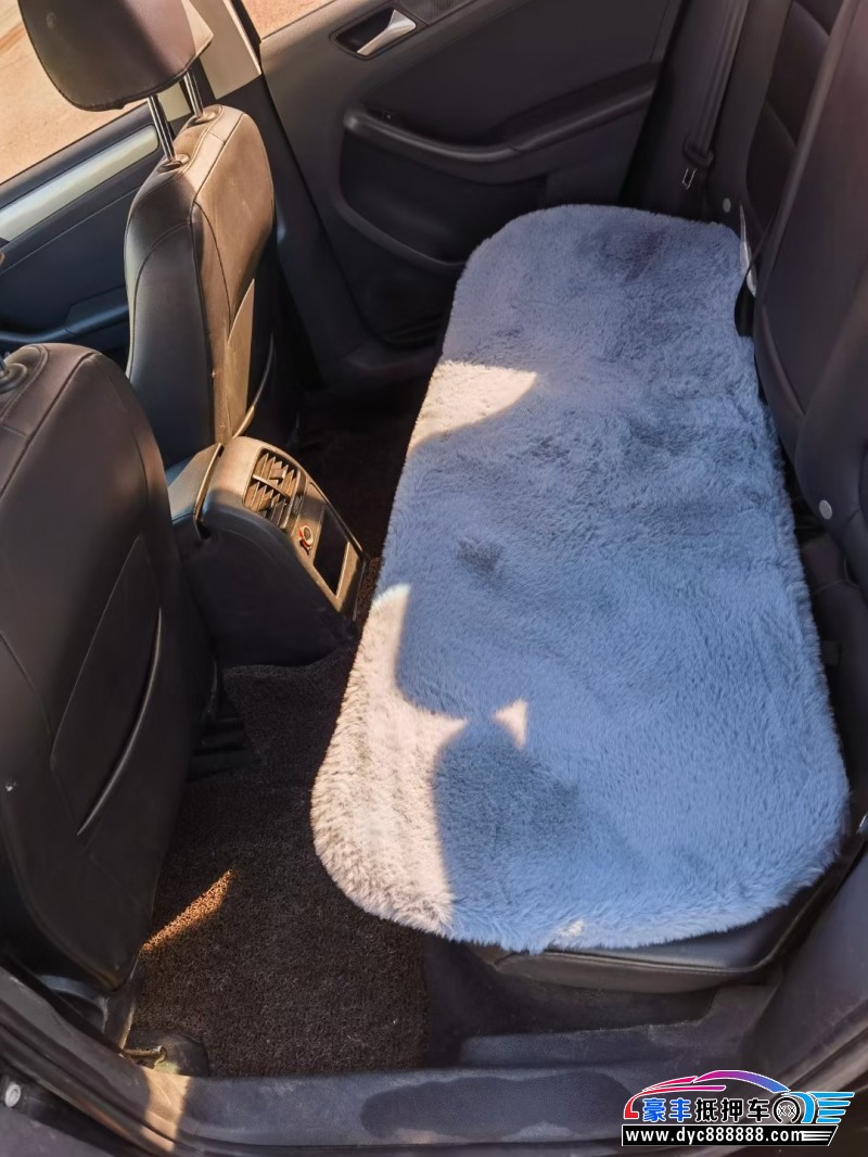 15年大众速腾轿车抵押车出售