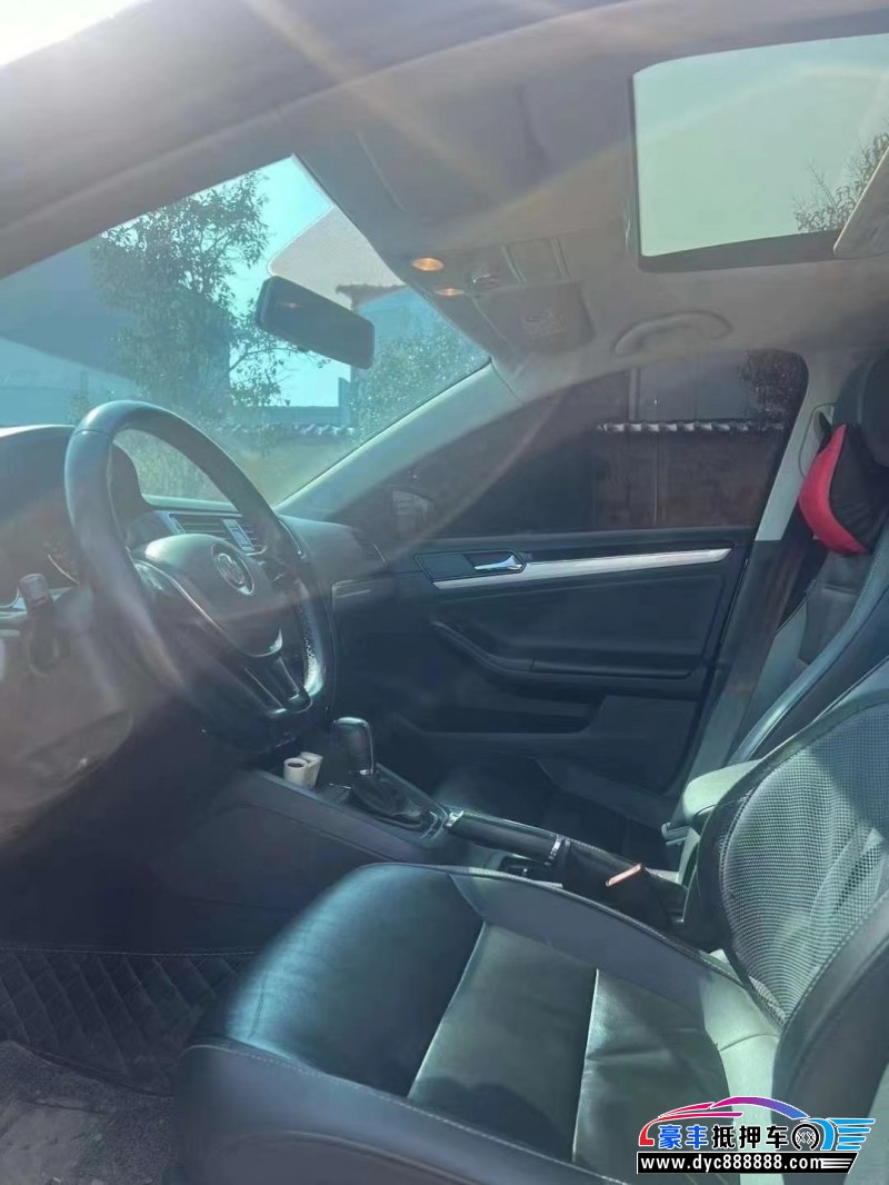 16年大众速腾轿车抵押车出售