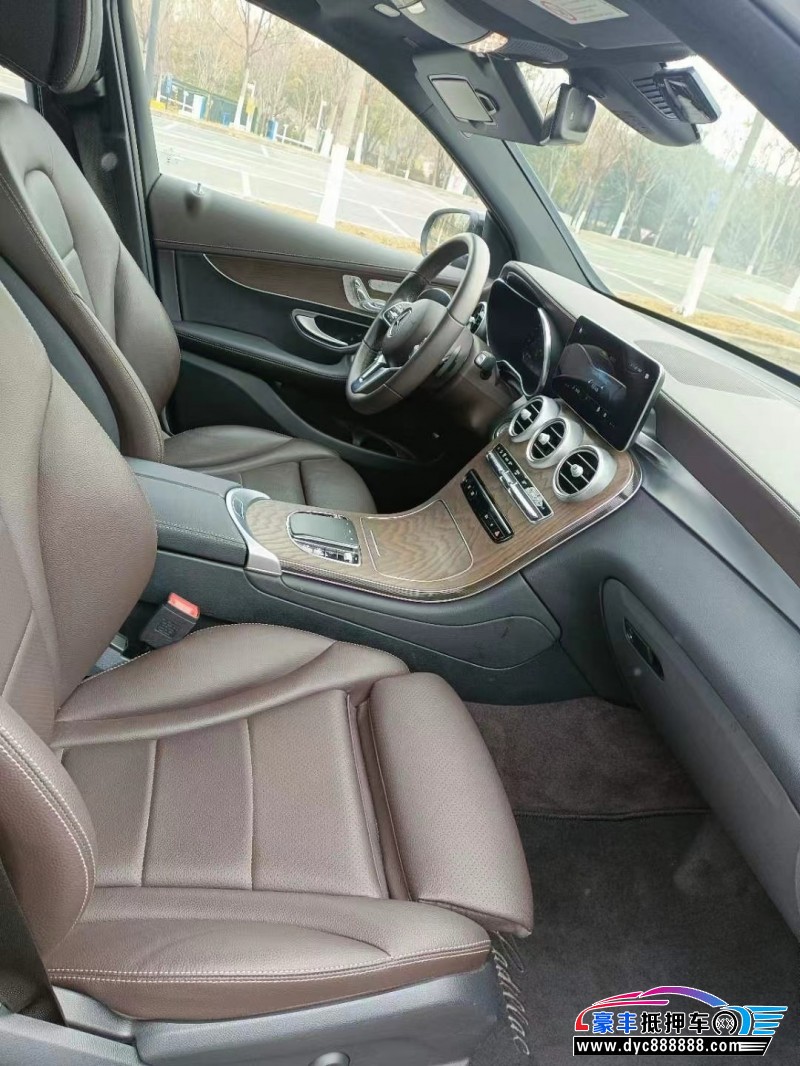 22年奔驰GLC轿车抵押车出售