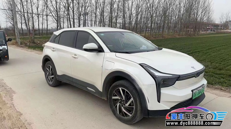 22年哪吒U轿车抵押车出售