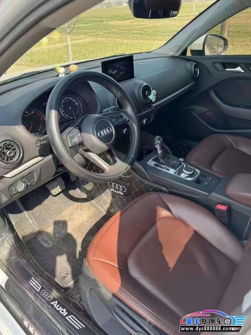 18年奥迪A3轿车抵押车出售