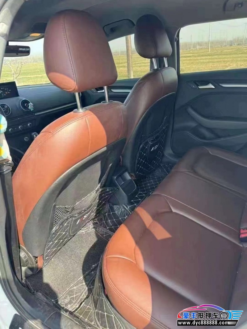 18年奥迪A3轿车抵押车出售