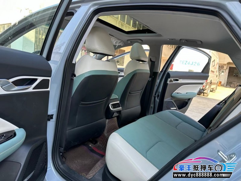 23年吉利雷神轿车抵押车出售