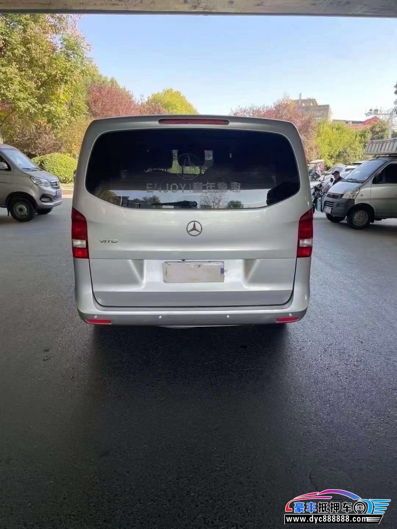 17年奔驰威霆MPV抵押车出售