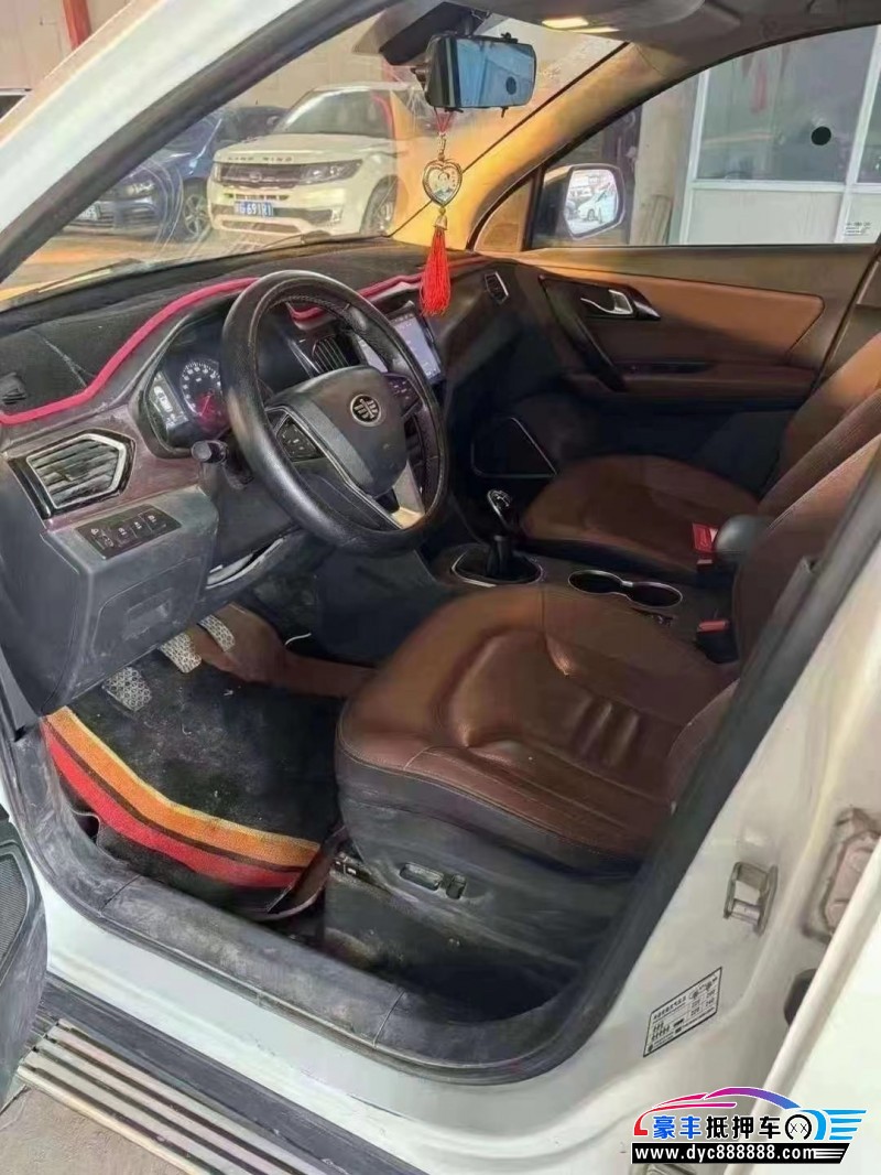 18年一汽森雅R7SUV抵押车出售