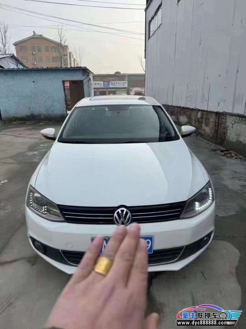 13年大众速腾轿车抵押车出售