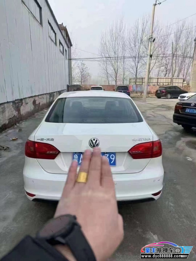 13年大众速腾轿车抵押车出售