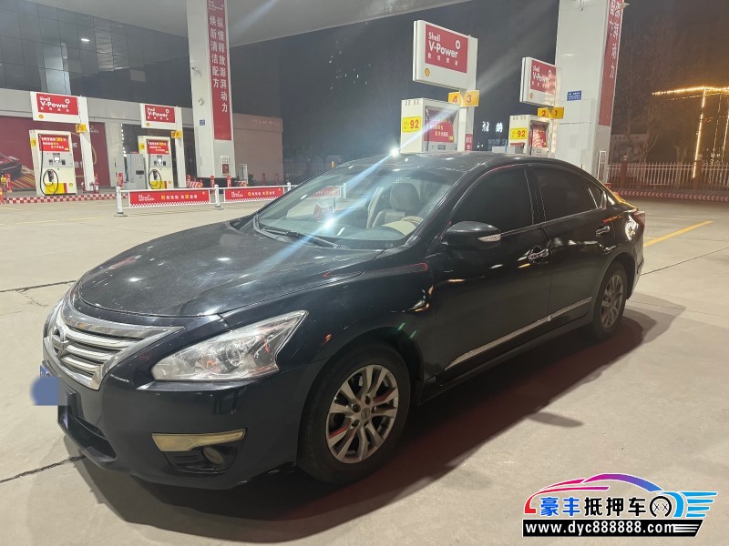 15年日产天籁轿车抵押车出售