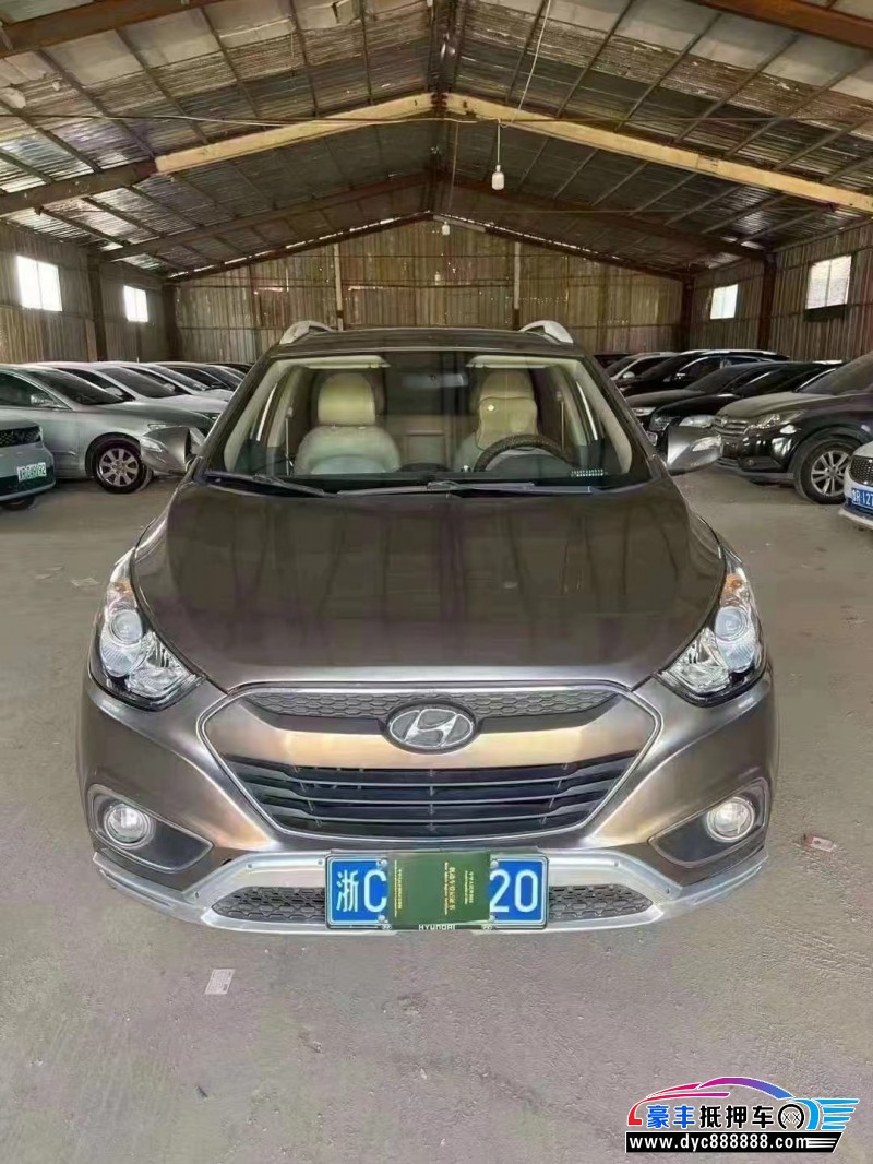 13年现代ix35轿车抵押车出售