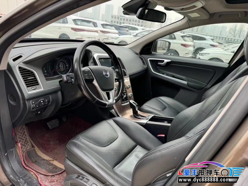 15年沃尔沃XC60轿车抵押车出售