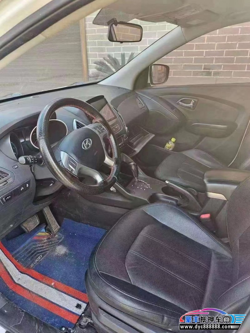 18年现代ix35轿车抵押车出售