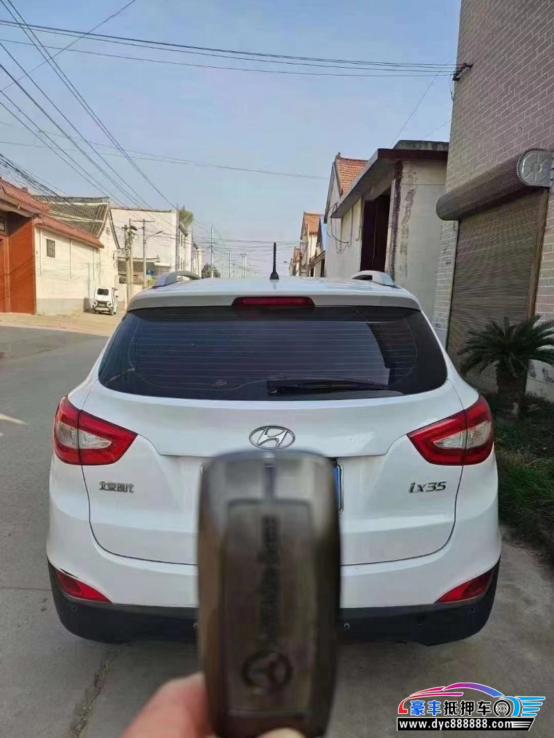 18年现代ix35轿车抵押车出售