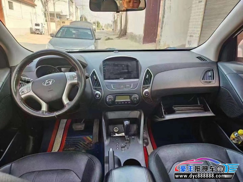 18年现代ix35轿车抵押车出售