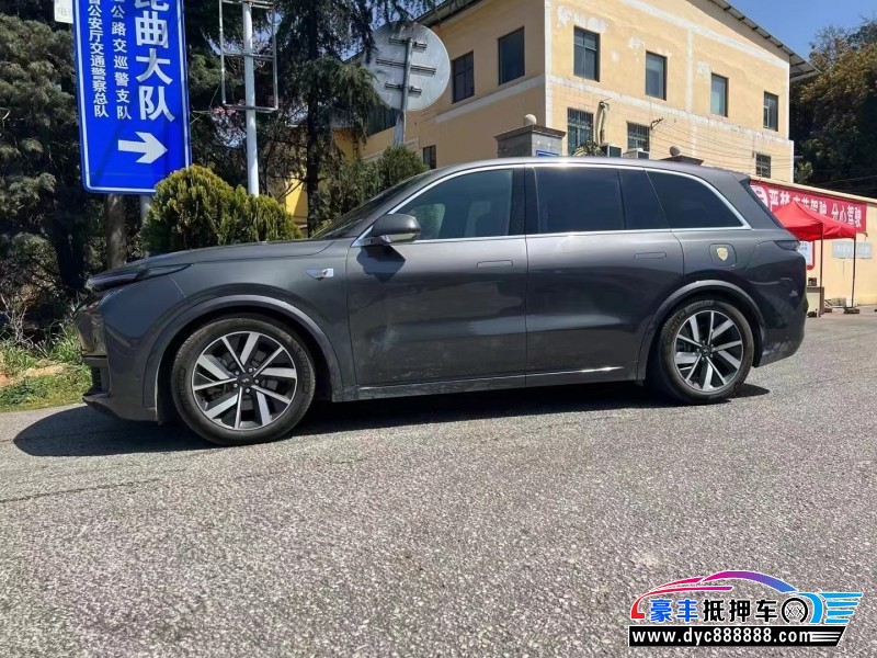 23年理想L8轿车抵押车出售