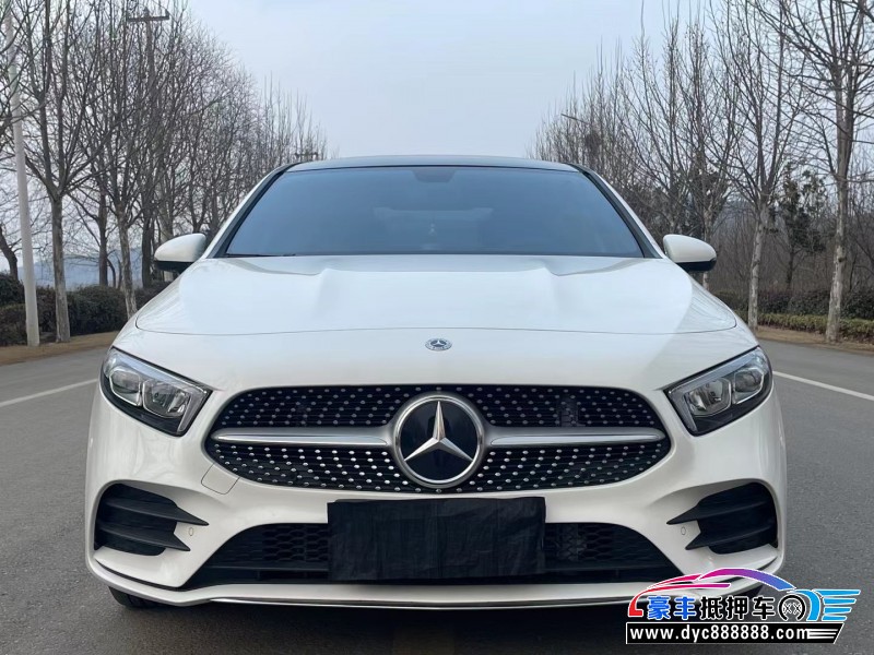 22年奔驰A轿车抵押车出售