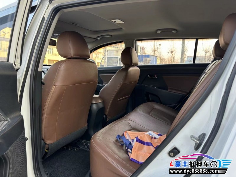 13年起亚智跑轿车抵押车出售