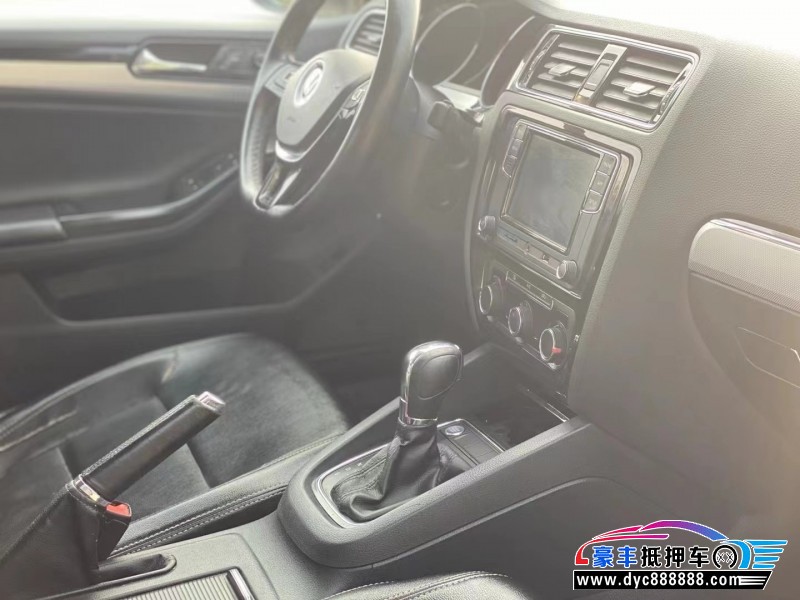 18年大众速腾轿车抵押车出售