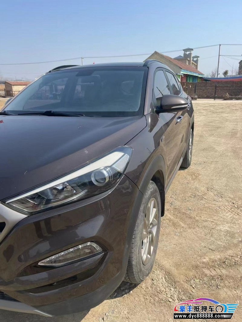 18年现代途胜轿车抵押车出售