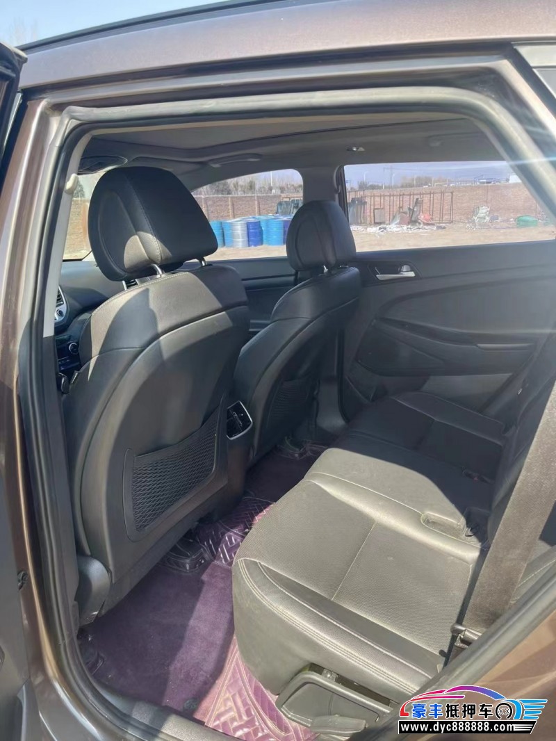 18年现代途胜轿车抵押车出售