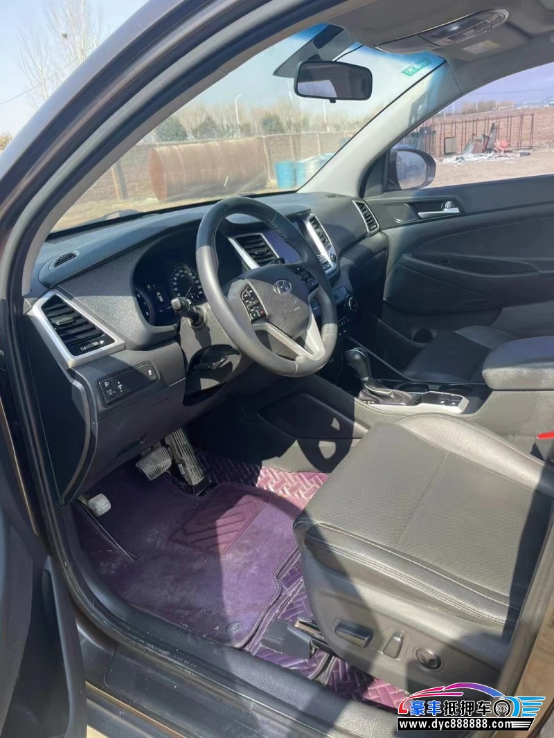 18年现代途胜轿车抵押车出售