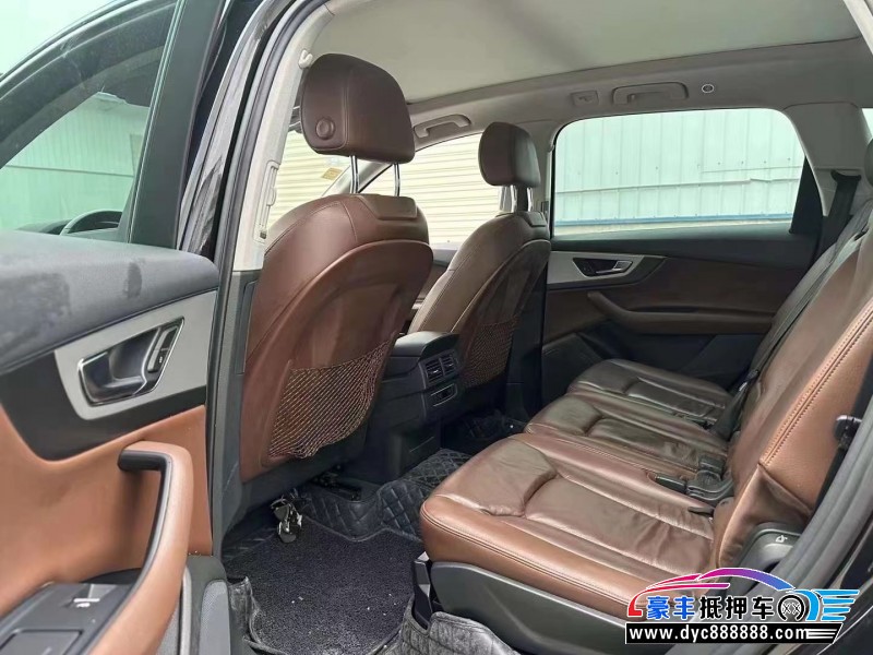 17年奥迪Q7轿车抵押车出售