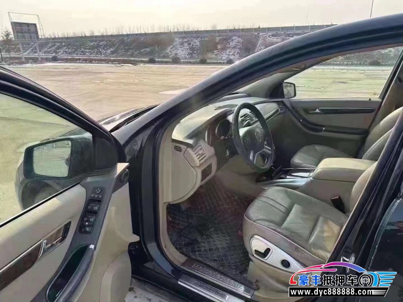 12年奔驰R轿车抵押车出售