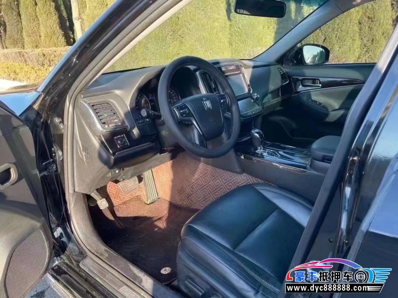 17年丰田皇冠轿车抵押车出售