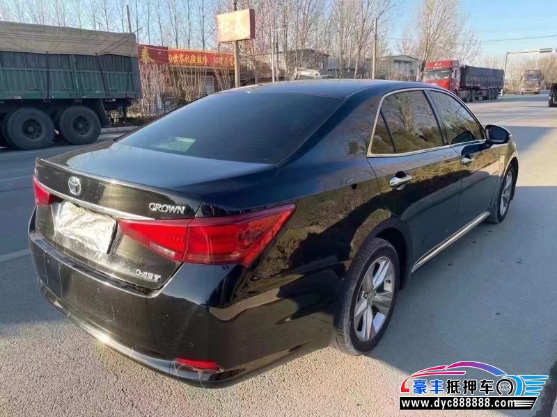 17年丰田皇冠轿车抵押车出售