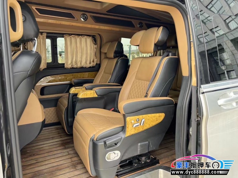 18年奔驰V轿车抵押车出售