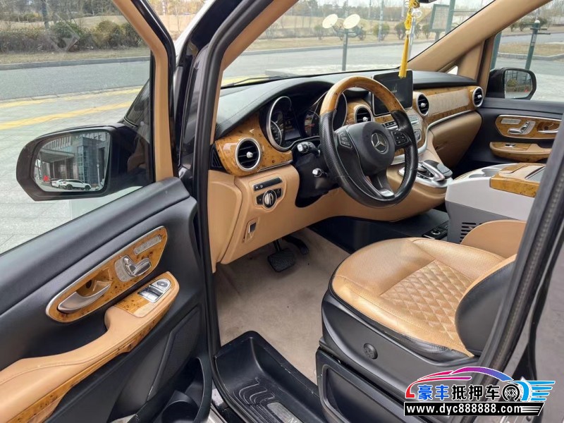 18年奔驰V轿车抵押车出售